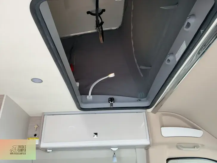 Fahrzeugbild Bürstner Campeo Black Forest C 600 #23