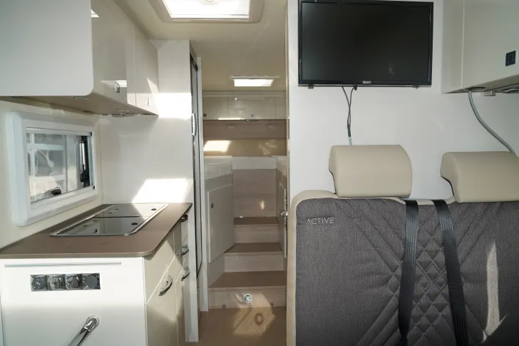 Fahrzeugbild Bürstner Lineo T 690 G (24) Navi, SAT, TV, 155 PS #9