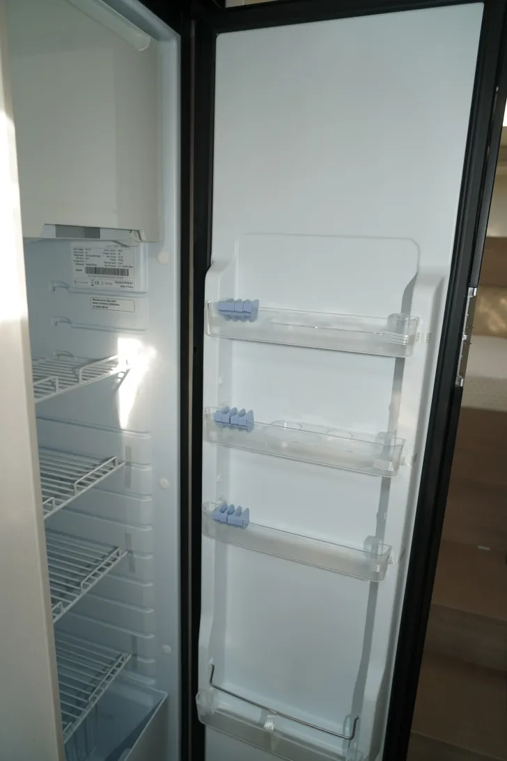 Fahrzeugbild Bürstner Lineo T 690 G (24) Navi, SAT, TV, 155 PS #13