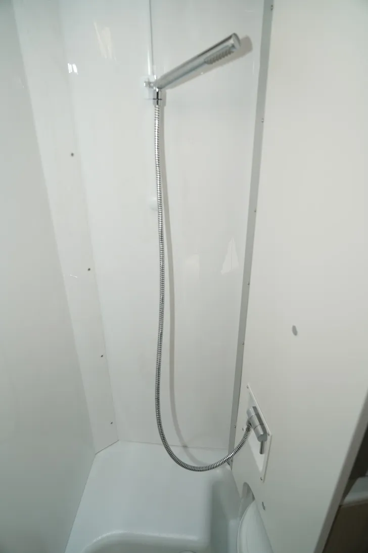 Fahrzeugbild Bürstner Lineo T 690 G (24) Navi, SAT, TV, 155 PS #18