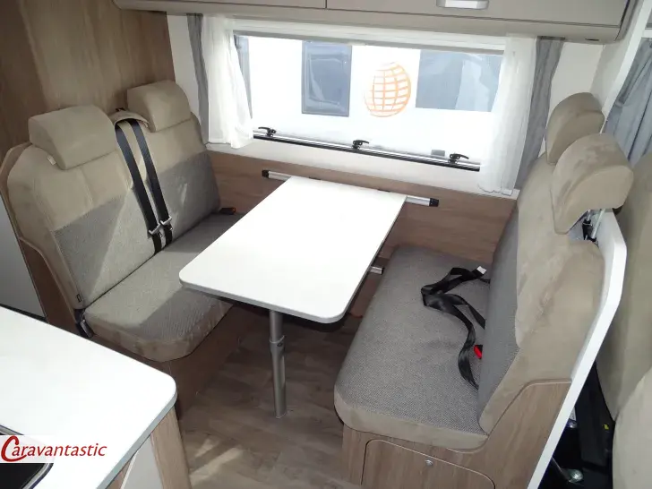 Fahrzeugbild Carado ALKOVEN A464 PRO #6