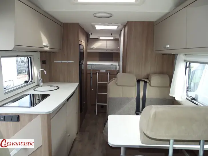 Fahrzeugbild Carado ALKOVEN A464 PRO #8