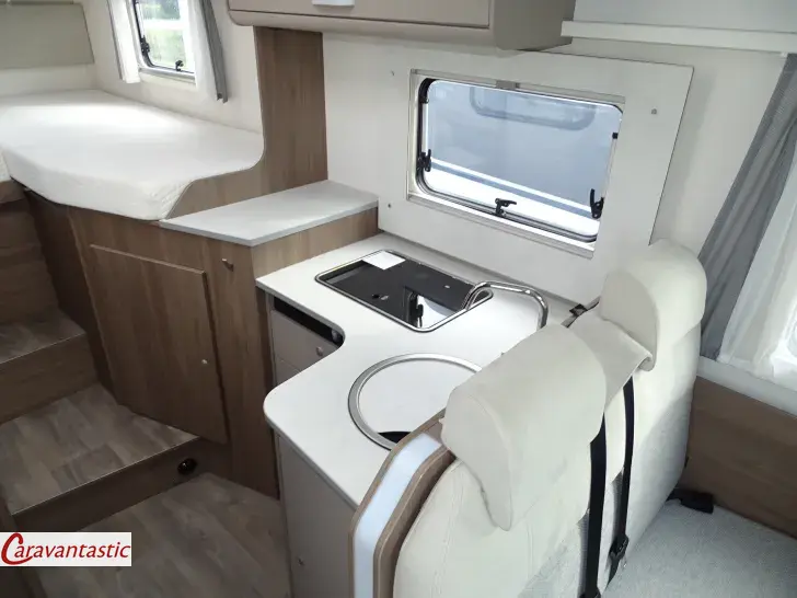 Fahrzeugbild Carado TEILINTEGRIERTE 338 #13