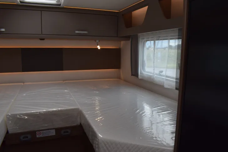 Fahrzeugbild Carado T 328 Hubbett, 5 Betten u. Sitze #19