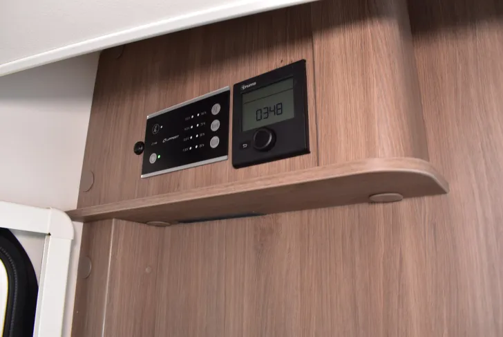 Fahrzeugbild Carado T 328 Hubbett, 5 Betten u. Sitze #22