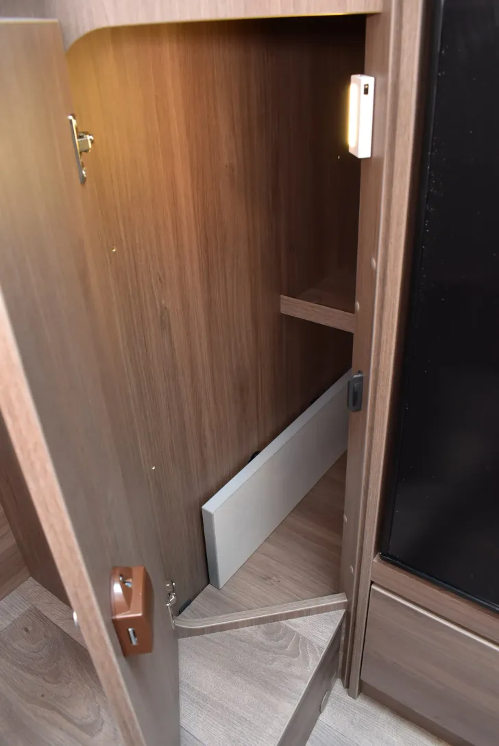 Fahrzeugbild Carado T 328 Hubbett, 5 Betten u. Sitze #31