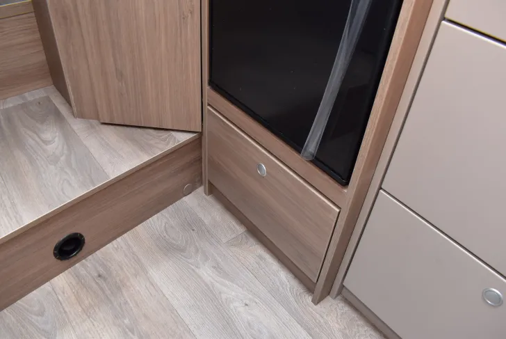 Fahrzeugbild Carado T 328 Hubbett, 5 Betten u. Sitze #50