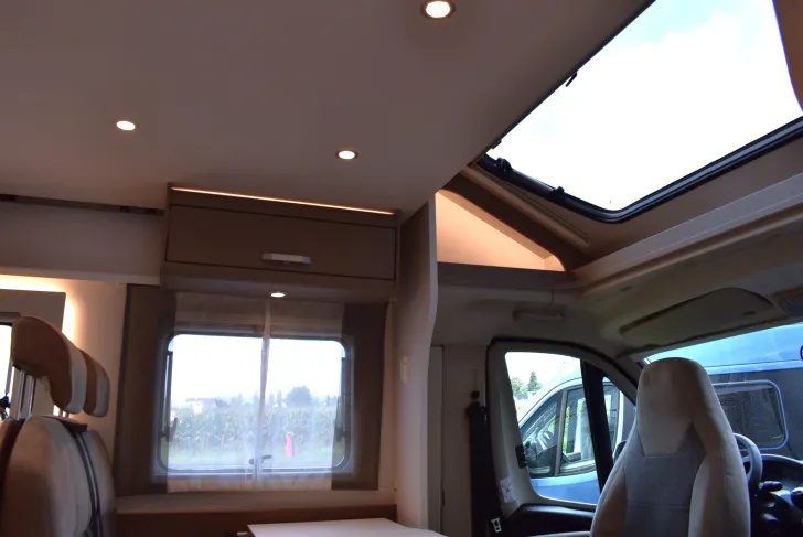 Fahrzeugbild Carado T 338 pro+ Hubbett, 4 Betten #5