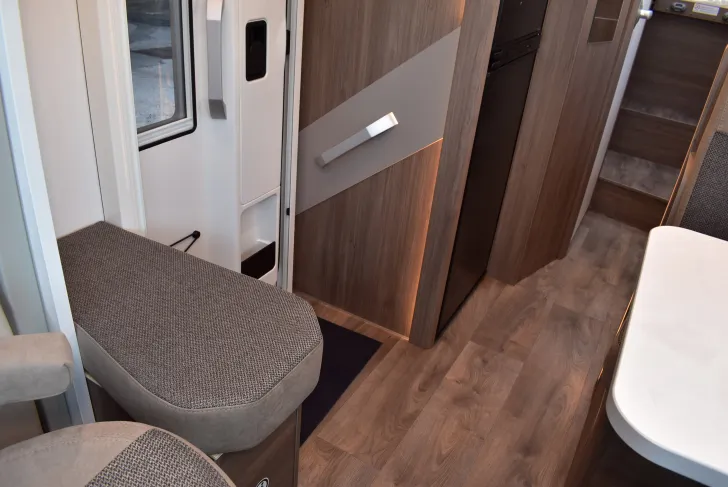 Fahrzeugbild Carado T 338 pro+ Hubbett, 4 Betten #10