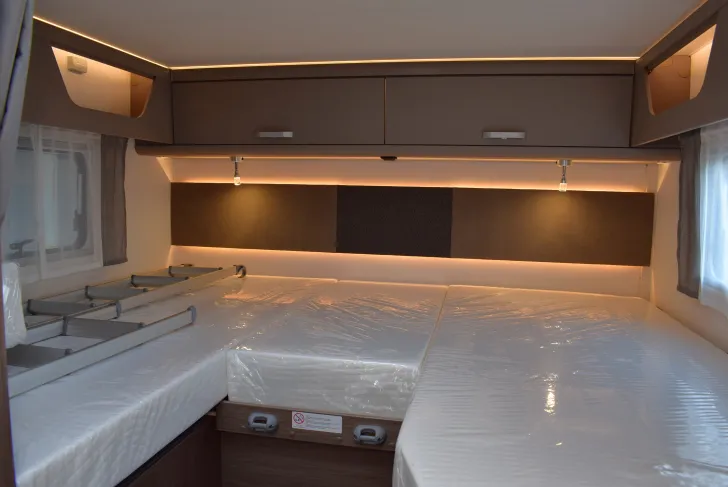 Fahrzeugbild Carado T 338 pro+ Hubbett, 4 Betten #16