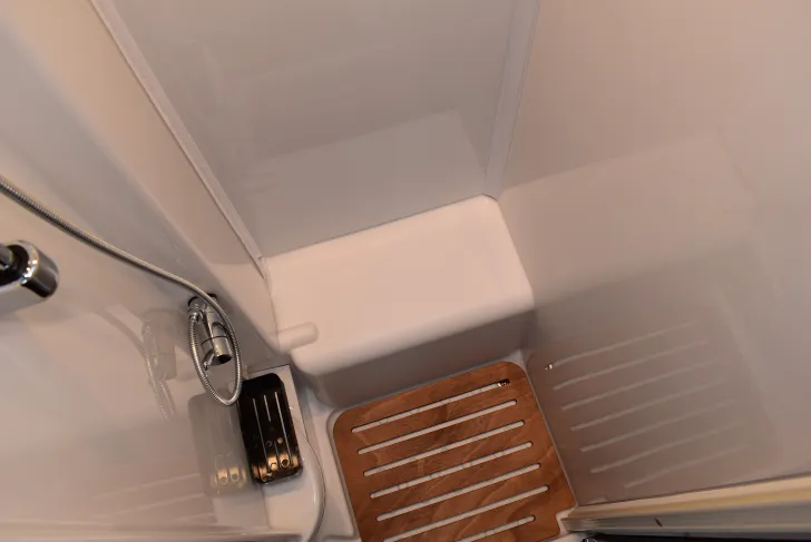 Fahrzeugbild Carado T 338 pro+ Hubbett, 4 Betten #24