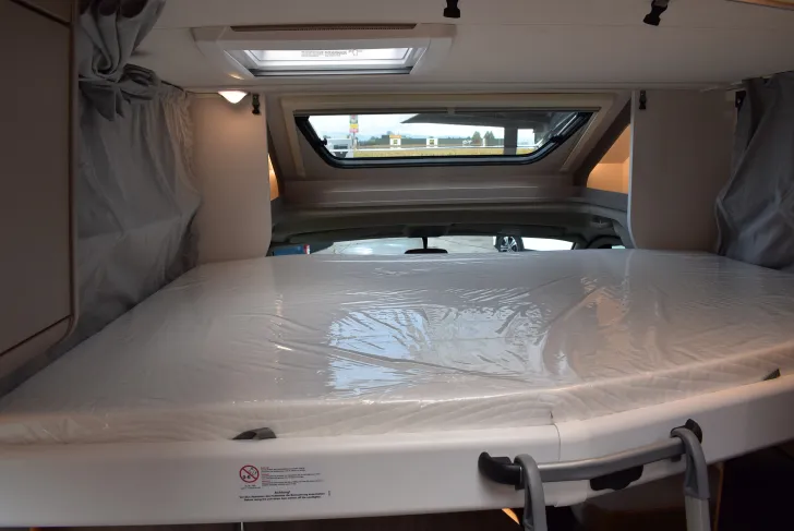 Fahrzeugbild Carado T 338 pro+ Hubbett, 4 Betten #27