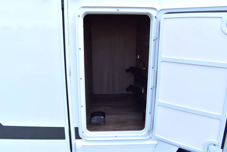 Fahrzeugbild Carado T 338 pro+ Hubbett, 4 Betten #35