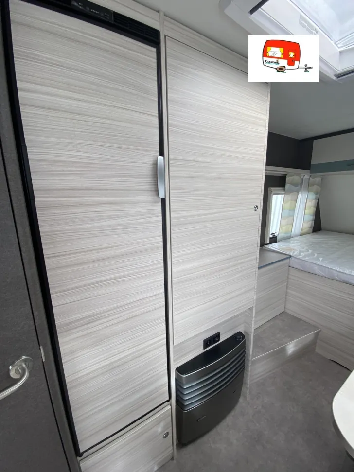 Fahrzeugbild Dethleffs c-joy 420 QSH #12