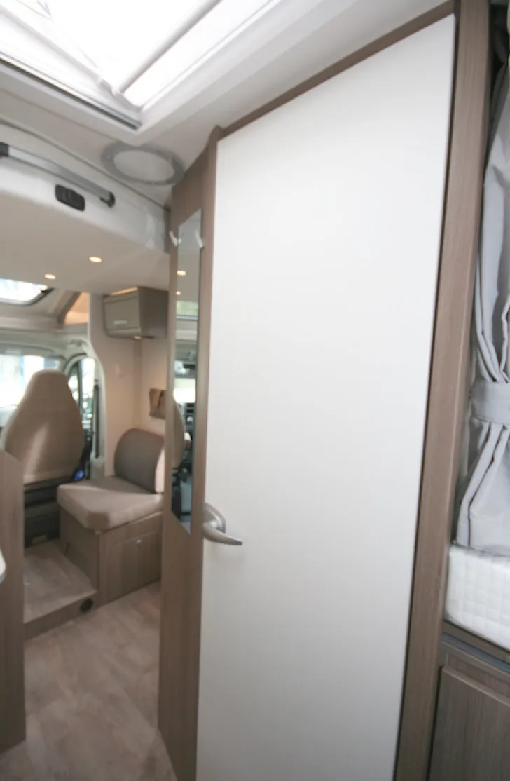 Fahrzeugbild Carado T 328 #7