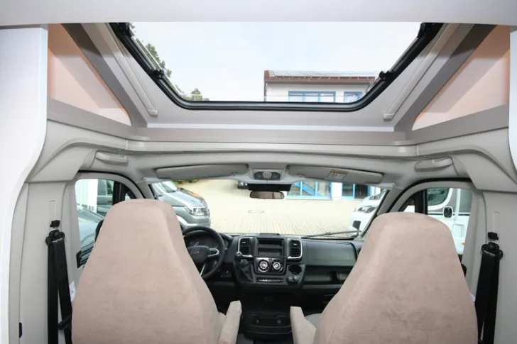 Fahrzeugbild Carado T 328 #12