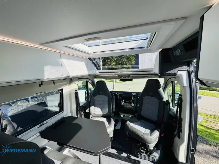 Sicht vorne-hinten Adria Twin Edition 640 SGX * Navi * Solar * Tuning *26
