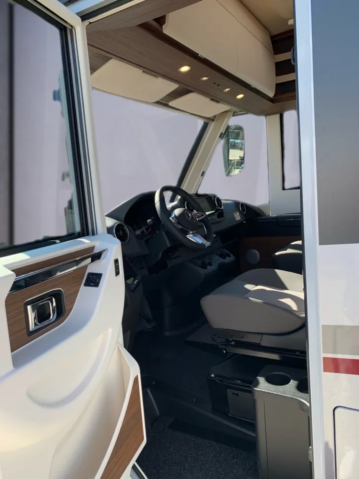 Fahrzeugbild Carthago C-LINE I 5.9 XL LE #5
