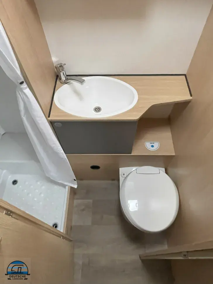 Fahrzeugbild LMC Tourer A 690 G 6 Sitz- und Schlafplätze #9