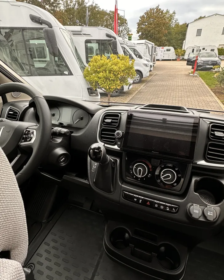 Fahrzeugbild Weinsberg CaraSuite 650 MF AKTION; Automatikgetriebe #31