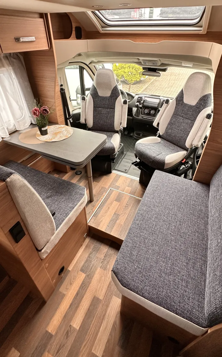 Fahrzeugbild Weinsberg CaraSuite 650 MF AKTION; Automatikgetriebe #14