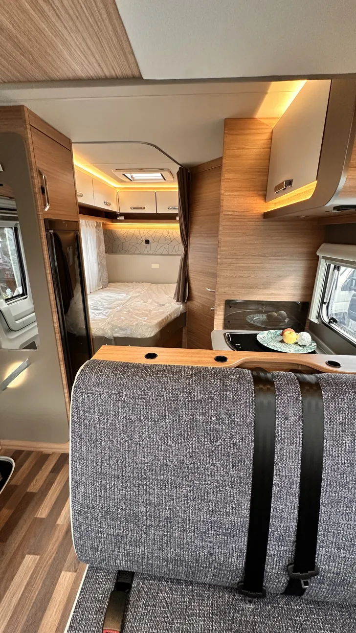 Fahrzeugbild Weinsberg CaraSuite 650 MF AKTION; Automatikgetriebe #8