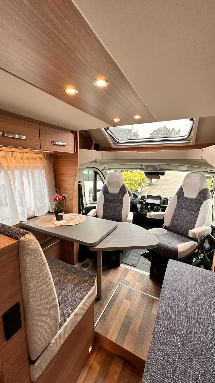 Fahrzeugbild Weinsberg CaraSuite 650 MF AKTION; Automatikgetriebe #13