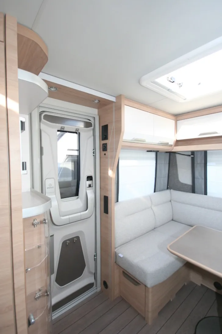 Fahrzeugbild Knaus Südwind 450 FU Black Selection #17