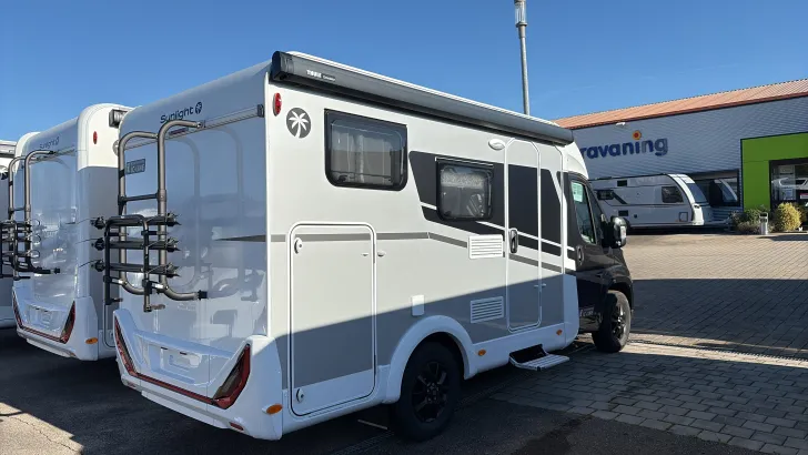Schräg Hinten Sunlight V 60 Adventure Edition Sondermodell