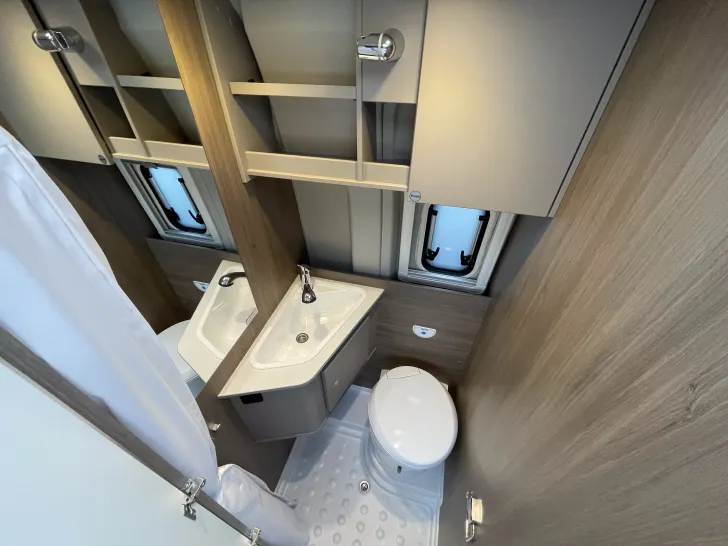 Fahrzeugbild Carado CV 602 pro Co-Driver Paket mit ACC StopGo #12