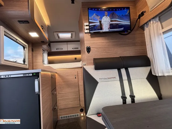 Fahrzeugbild Weinsberg X-CURSION VAN 500 MQ EDITION [PEPPER] 3. Bett, Heck-Fahrradträger #6