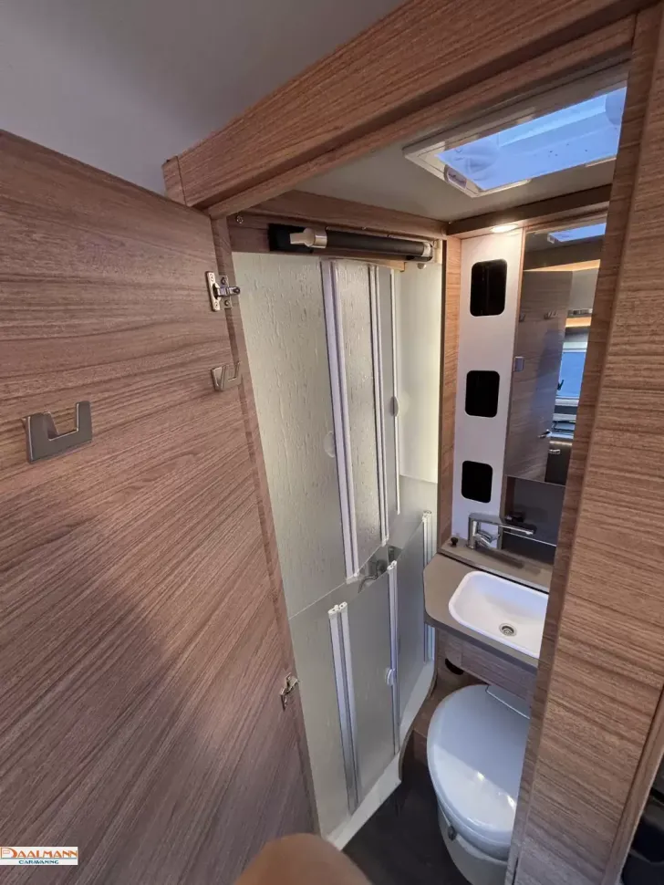 Fahrzeugbild Weinsberg X-CURSION VAN 500 MQ EDITION [PEPPER] 3. Bett, Heck-Fahrradträger #10