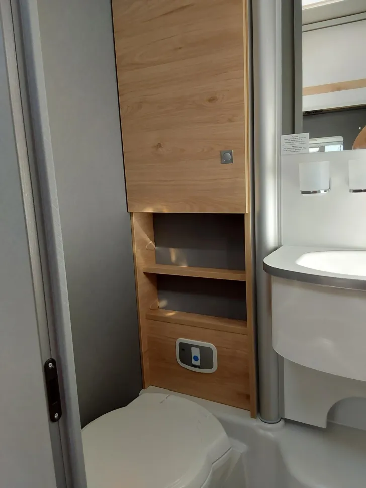 Fahrzeugbild Dethleffs Just Camp T 6812 EB Active-Paket, Hubbett #15