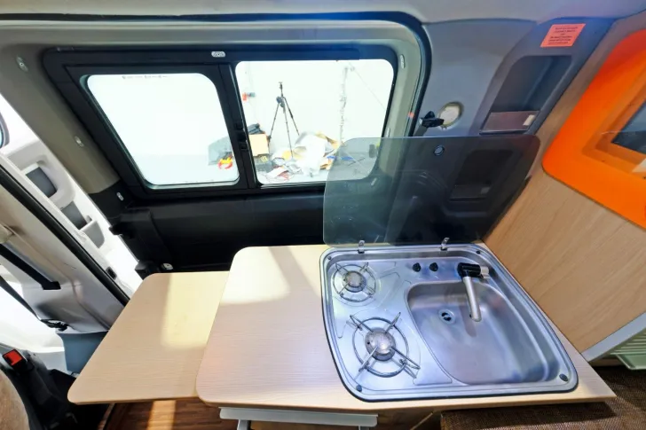 Fahrzeugbild Bürstner City Car 500/Aufstelldach/Klima/4 Schlafplätze #14