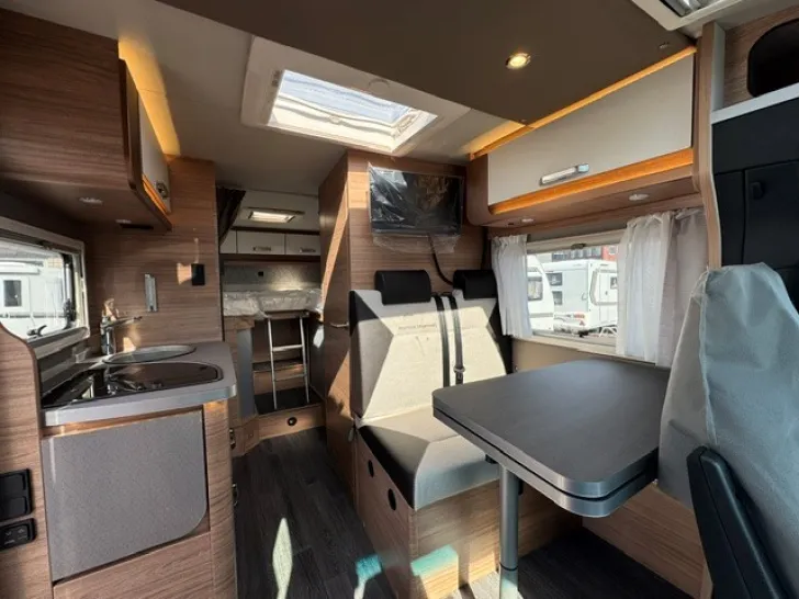 Fahrzeugbild Weinsberg CaraCompact 640 MEG EDITION [PEPPER] Sie sparen 11.999,-€! #6