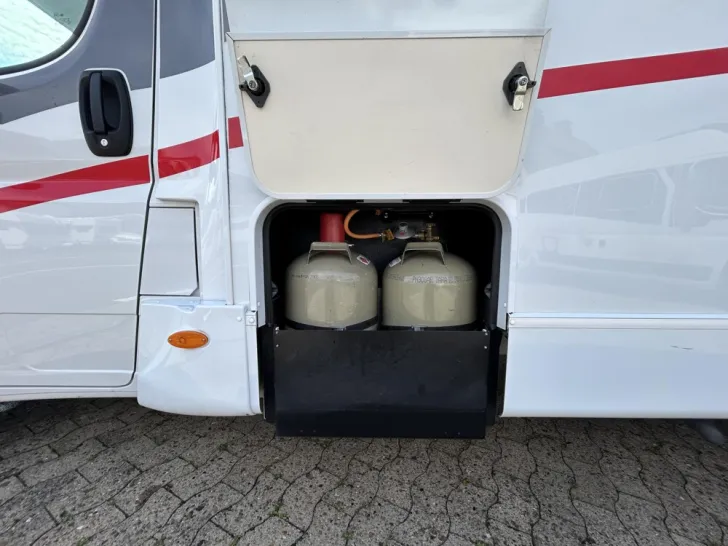 Fahrzeugbild Sunlight A 70 #24