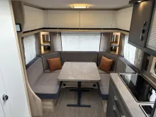 Fahrzeugbild Hobby De Luxe 460 UFe Mod.2026; 1500kg; FH; ETS;Autark #7