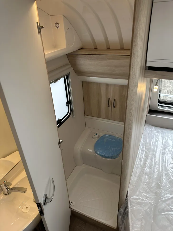 Fahrzeugbild Hobby De Luxe 460 UFe Mod.2026; 1500kg; FH; ETS;Autark #14