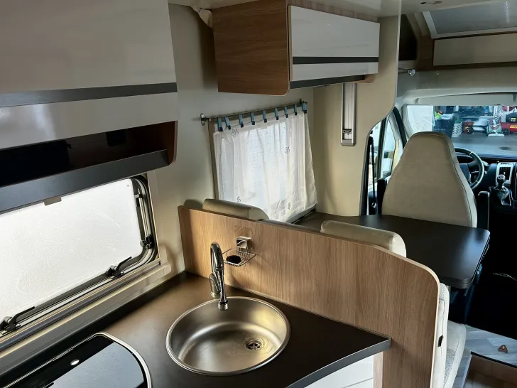 Fahrzeugbild GIOTTILINE Siena 395 #5