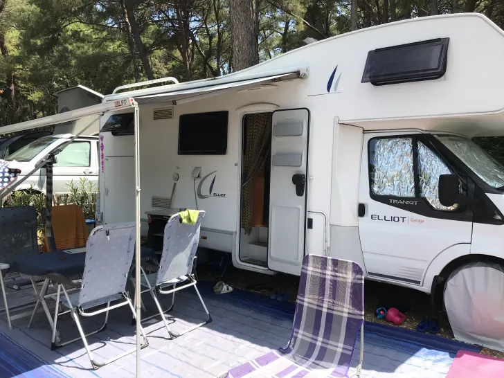 Fahrzeugbild Ci Elliot Garage #2