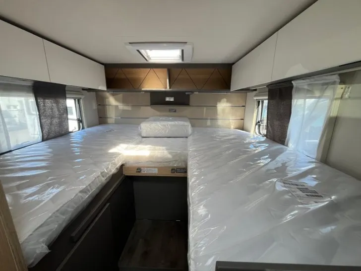 Fahrzeugbild LMC Tourer Lift H 660G 70Jahre Automatik/Edition 70 #9
