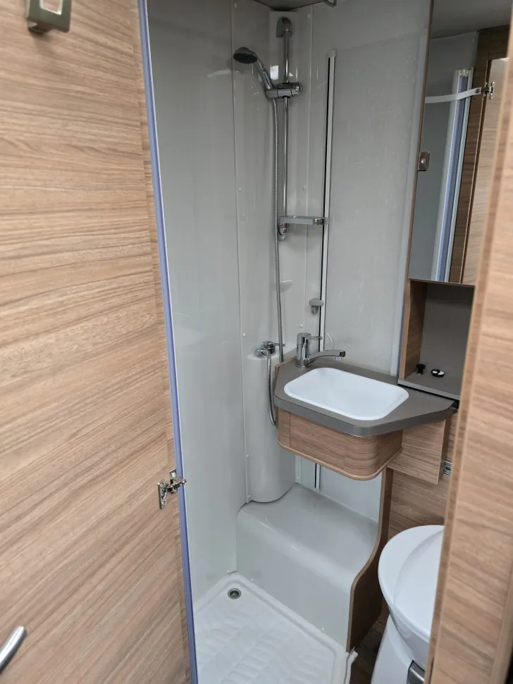 Fahrzeugbild Weinsberg CaraCompact 640 MEG EDITION [PEPPER] Hot Pepper-Paket #9