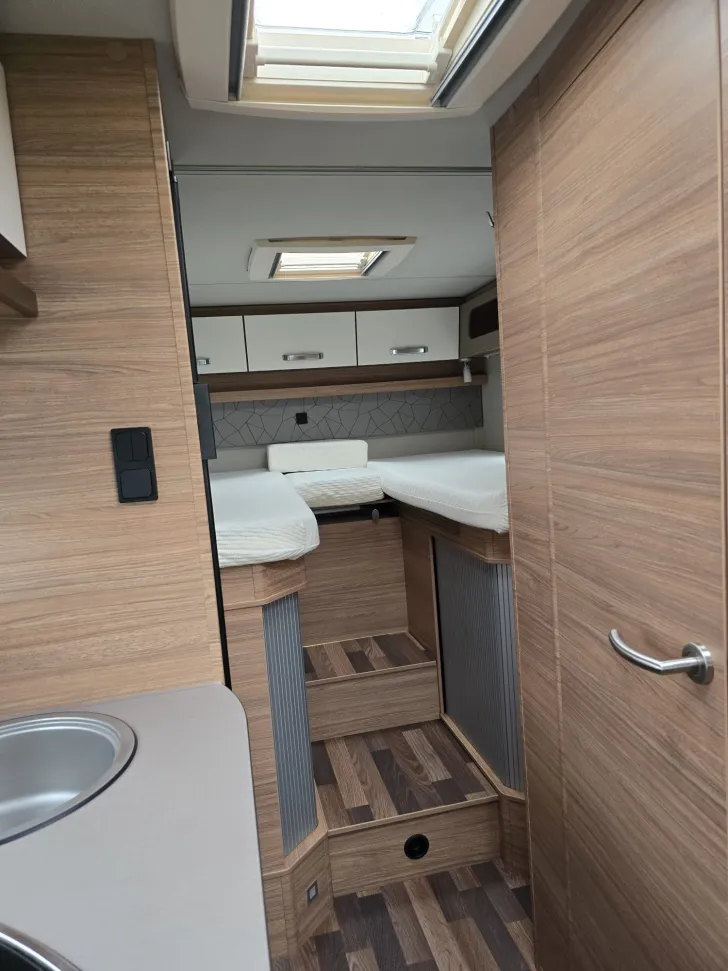 Fahrzeugbild Weinsberg CaraCompact 640 MEG EDITION [PEPPER] Hot Pepper-Paket #7