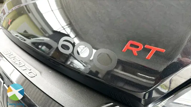 Schräg Vorne Sunlight Camper Van CLIFF 600 X RT