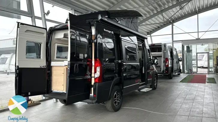 Frontal Hinten Sunlight Camper Van CLIFF 600 X RT
