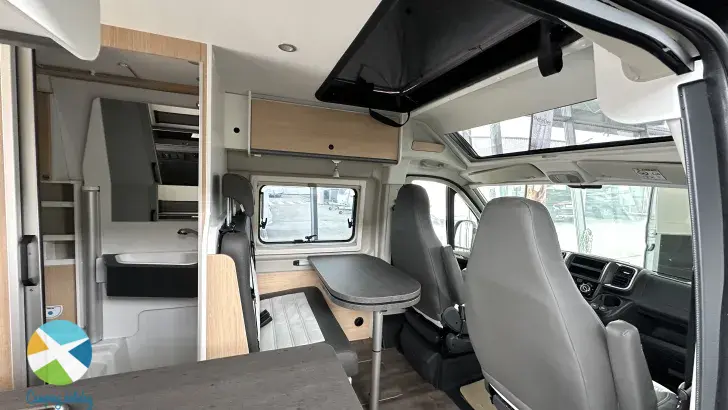 Sicht vorne-hinten Sunlight Camper Van CLIFF 600 X RT