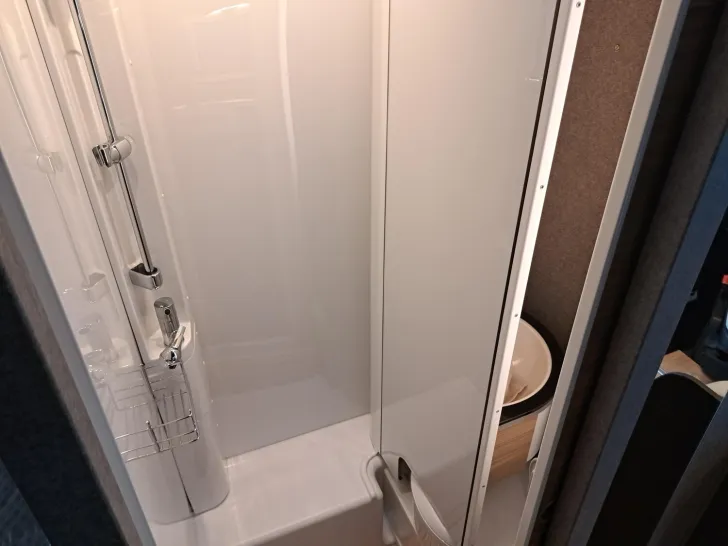 Fahrzeugbild Dethleffs Trend T 6617 EB GT, Familypaket, Paket One #16