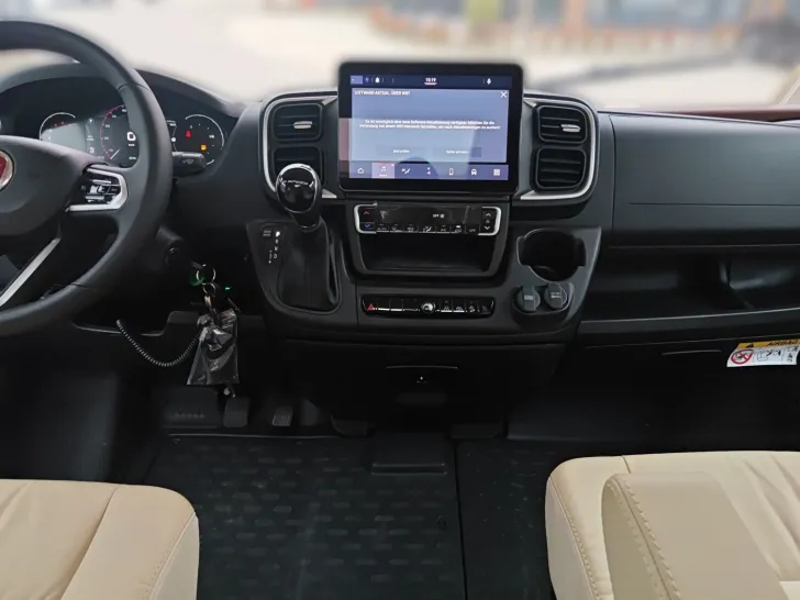 Fahrzeugbild Carthago chic c-line I 5.9 XL LE LP 194.260,- #8