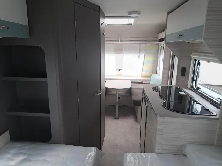 Fahrzeugbild Dethleffs c-joy 460 LE Touring-, Dynamik-, Duschpaket #14