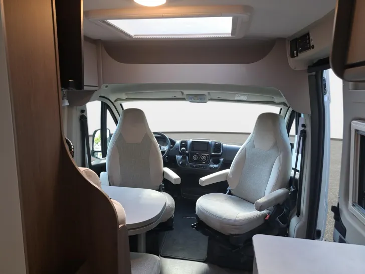 Fahrzeugbild Carado pro CV 640 SAT+TV / AHK / RFK 8fach bereift #10
